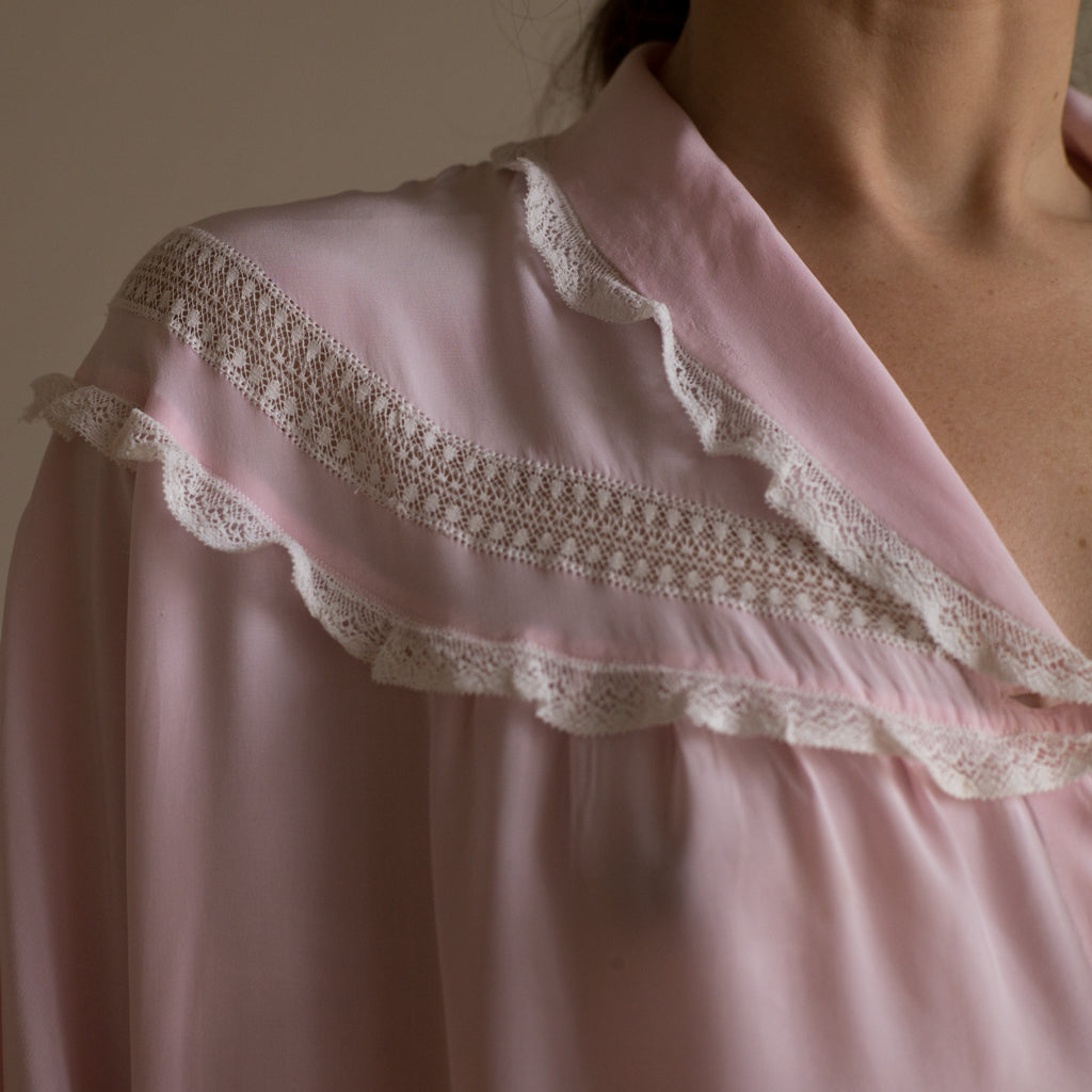 Sabellar. Vintage pink silk dress from early 20th Century from Majorca